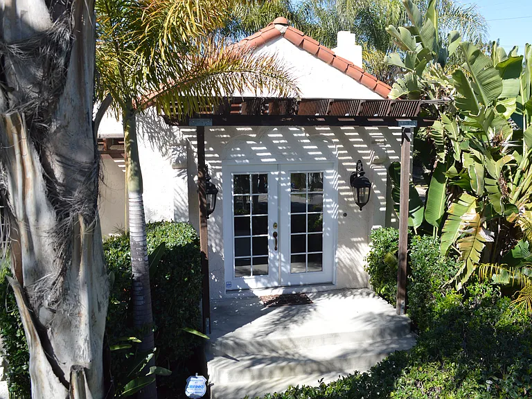 1203 S Rimpau Blvd — Photo 108
