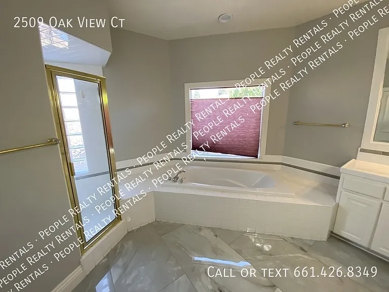 2509 Oak View Ct — Photo 21