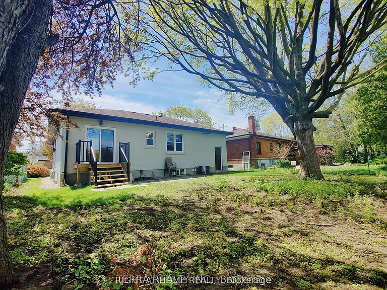 55 Glen Agar Dr — Photo 13