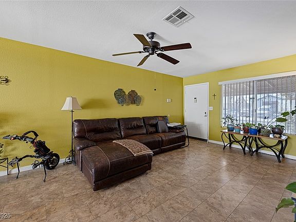 3rd image of 4928 Ronan Dr