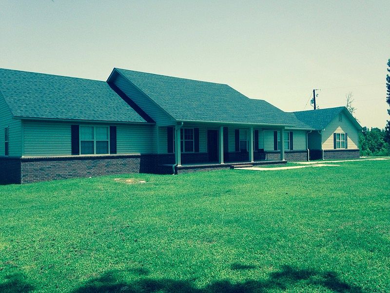 3 Bdrm, 3 Full Bath, 3 Car Garage
						:
						Built New in 2010, 2670 Sq. Ft.