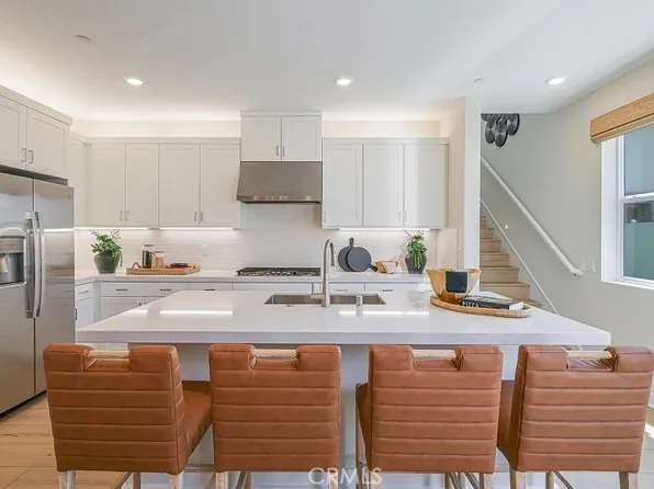 2146 Aneto Way, Santa Paula, CA 93060