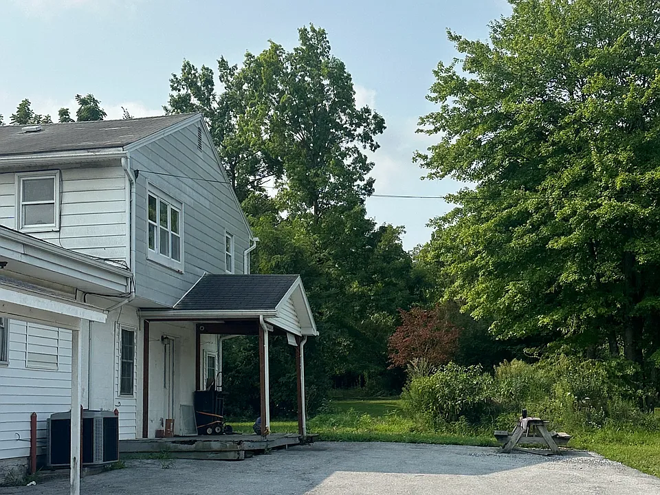 2700 E Harrisburg Pike #1