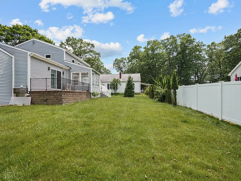40 Olney Ave — Photo 31