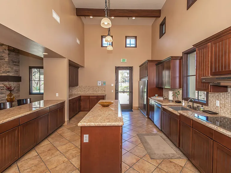Vineyards at Palm Desert Apartment Homes — Photo 14
