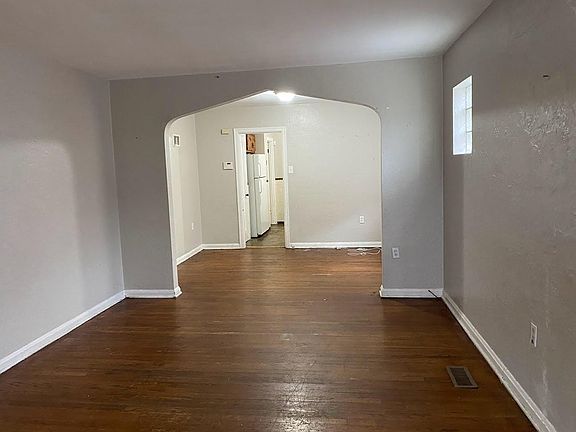 3rd image of 6339 Stratford Ave