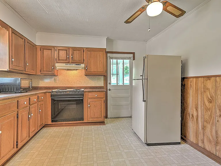 597 Clear Branch Rd — Photo 8
