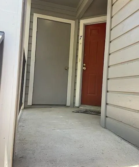 2401 Sycamore Ave #E7 — Photo 2