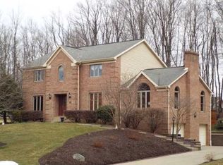 209 Blackthorn Dr, Butler, PA 16002