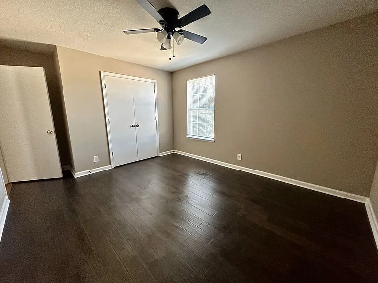 Two Bedroom Pet Friendly Apartment For Rent Near Post! — Photo 10