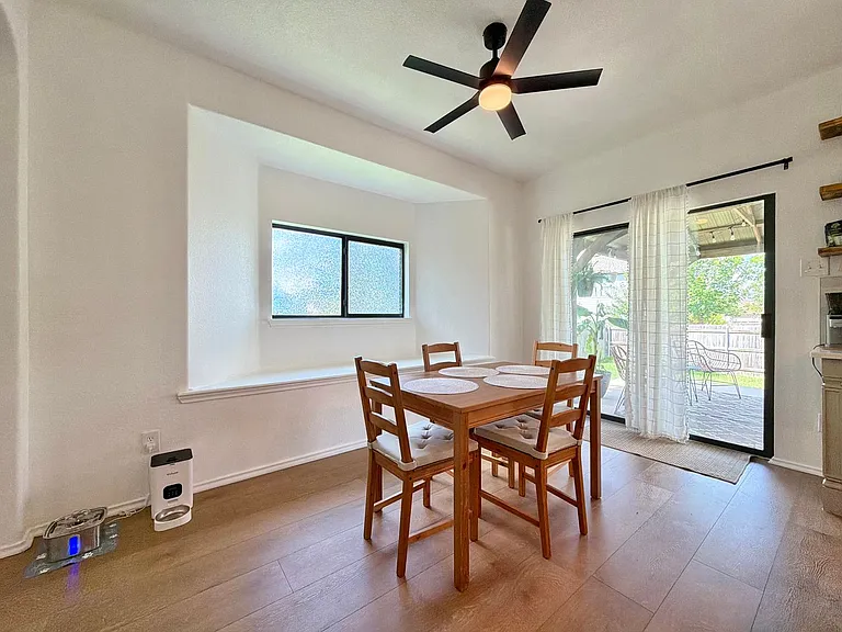206 Briarwood Dr — Photo 16