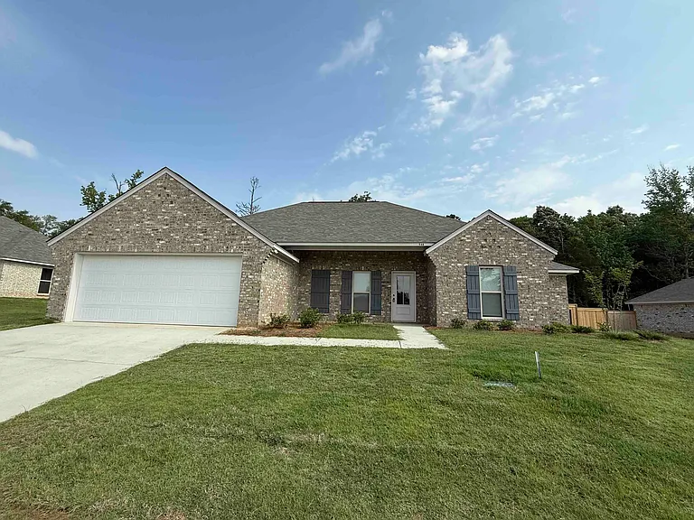 548 Patrick Farms Dr — Photo 1