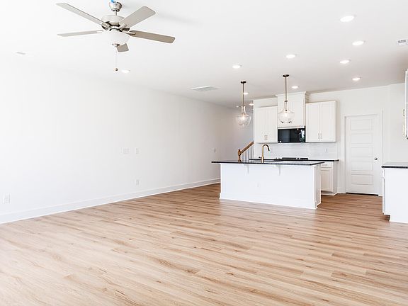 5th image of 130 Silver Pine Dr Lot 61