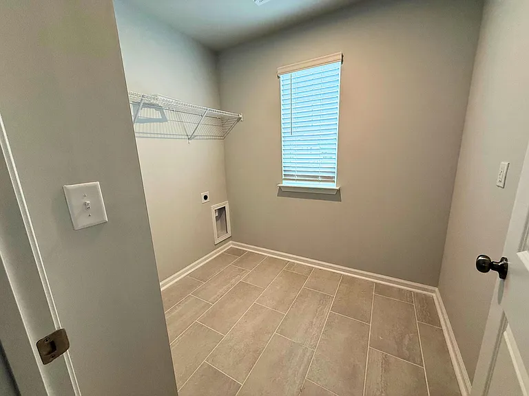 144 Gervais Cir — Photo 19