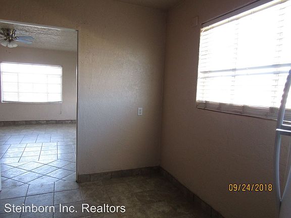 4th image of 1665 N Solano Dr