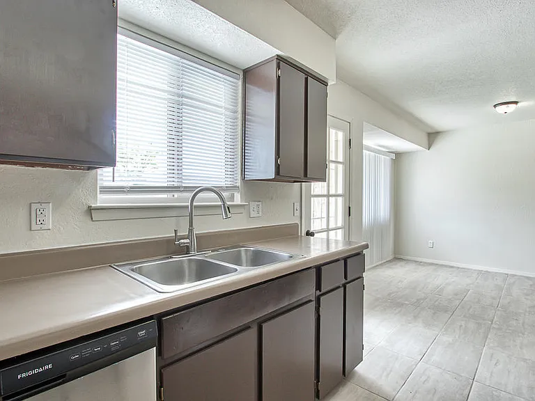 10720 McAllen Pl — Photo 21