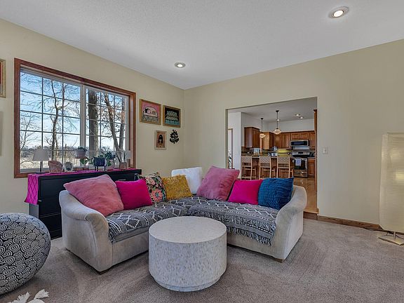 5th image of 2712 Edward Dr