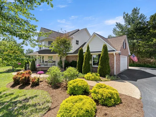 269 Baldwin Ln, Staunton, VA 24401