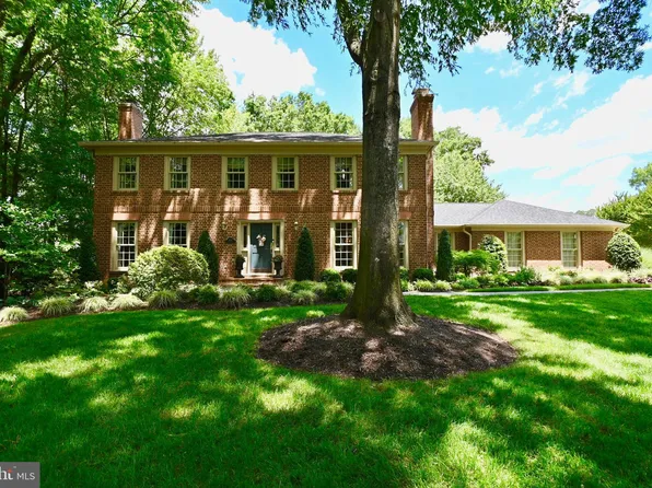 1602 King James Pl, Alexandria, VA 22304