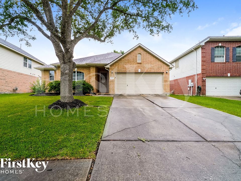 1st image of 323 Diamond Bay Dr