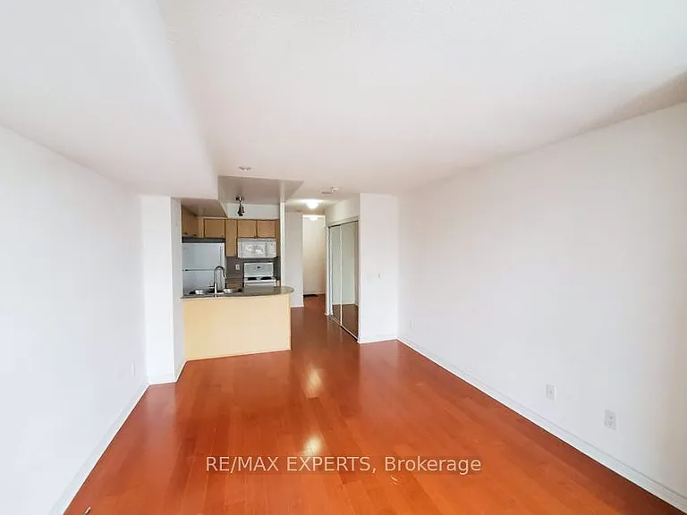 763 Bay St #2914 — Photo 8