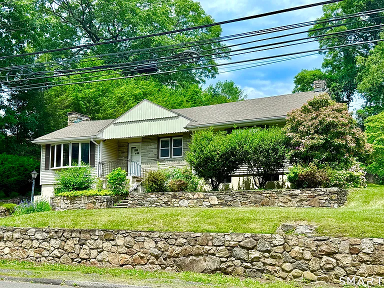 2326 Old Town Rd — Photo 1