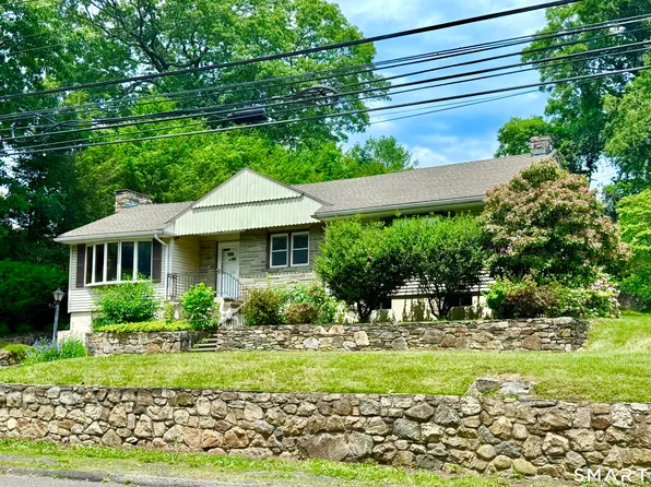 2326 Old Town Rd, Bridgeport, CT 06606