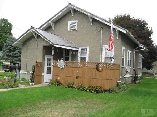 509 Hall St, Tama, IA 52339