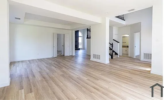 2334 Stillwater Dr — Photo 18