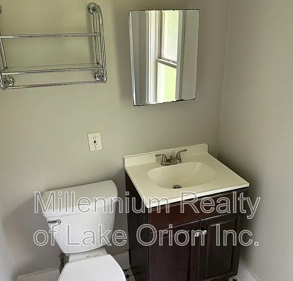57 E Beverly Ave — Photo 8