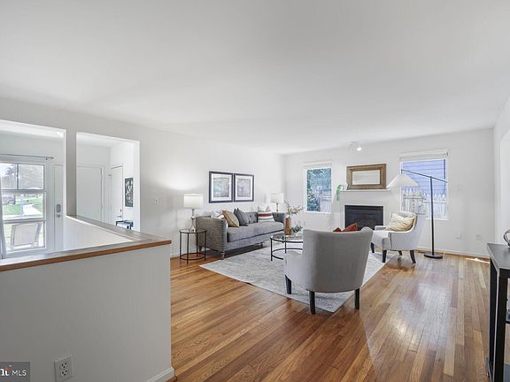 4th image of 10008 Sinnott Dr