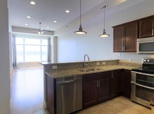 1205 E River Dr APT 11, Davenport, IA 52803