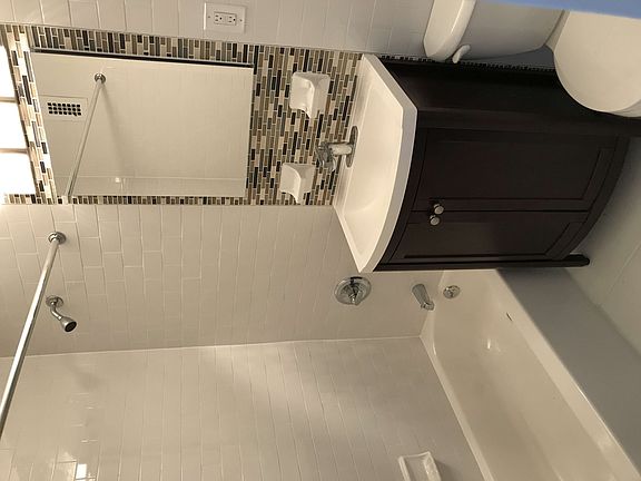5th image of 825 Boynton Ave APT 16I