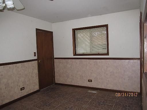 4th image of 49 Cambridge Ln