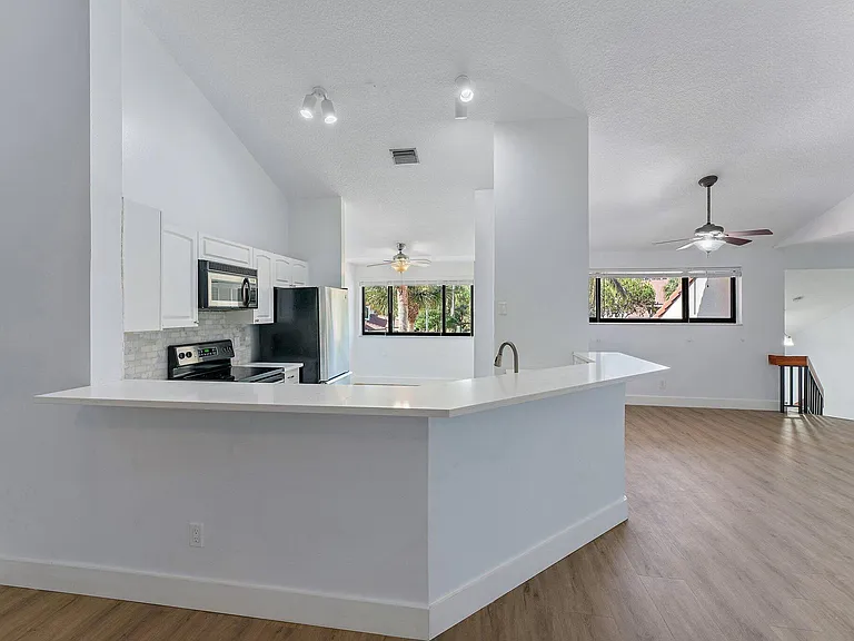 204 Sea Oats Dr #G — Photo 10