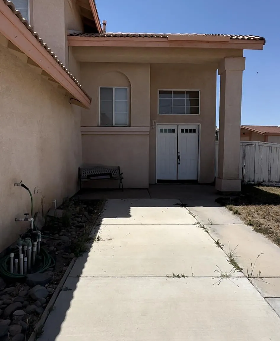 4 bed, 1544 sqft, $2,500 — Photo 1