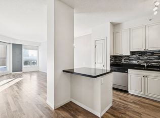 9819 104th St NW, Edmonton, AB