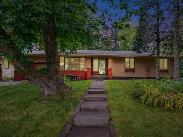 2015 E 3rd St, Duluth, MN 55812