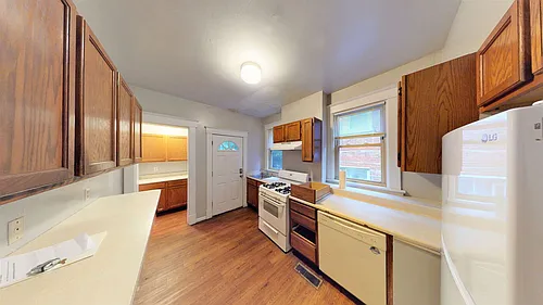 2424 W Clifton Ave Photo 1