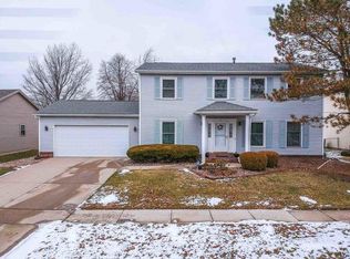 14 Chiswick Cir, Bloomington, IL 61704