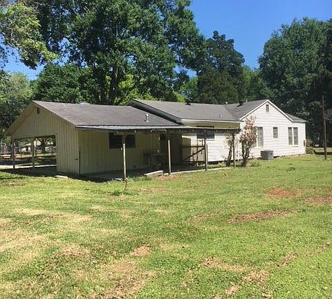 Check out this back yard!! Fenced on 2 sides