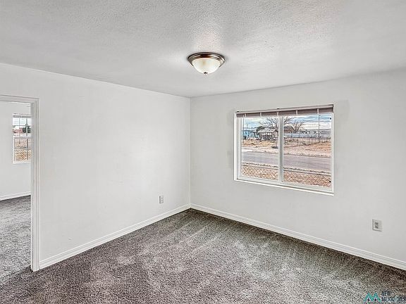 5th image of 513 Laredo St