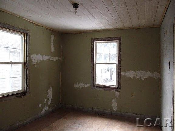 2nd image of 138 Marion St