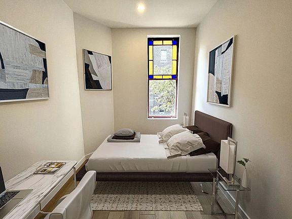 4th image of 174 Meserole St #2RR