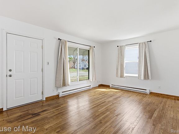 2nd image of 25953 Dartmouth St