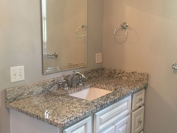 4th image of 410 Kingsridge Dr