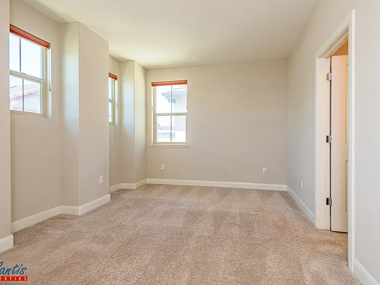1567 Hidden Creek Ln — Photo 14