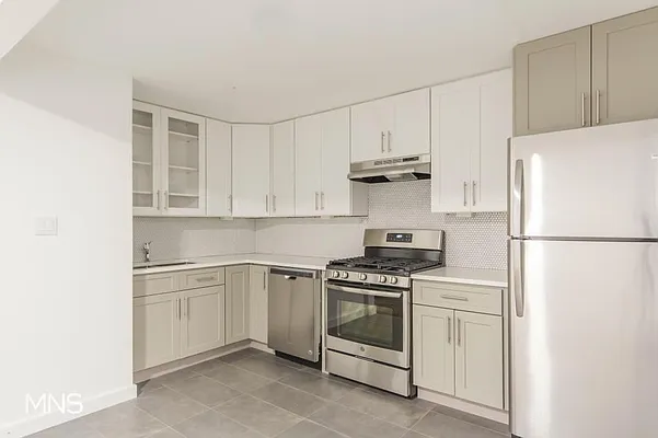 Rented by MNS | media 31