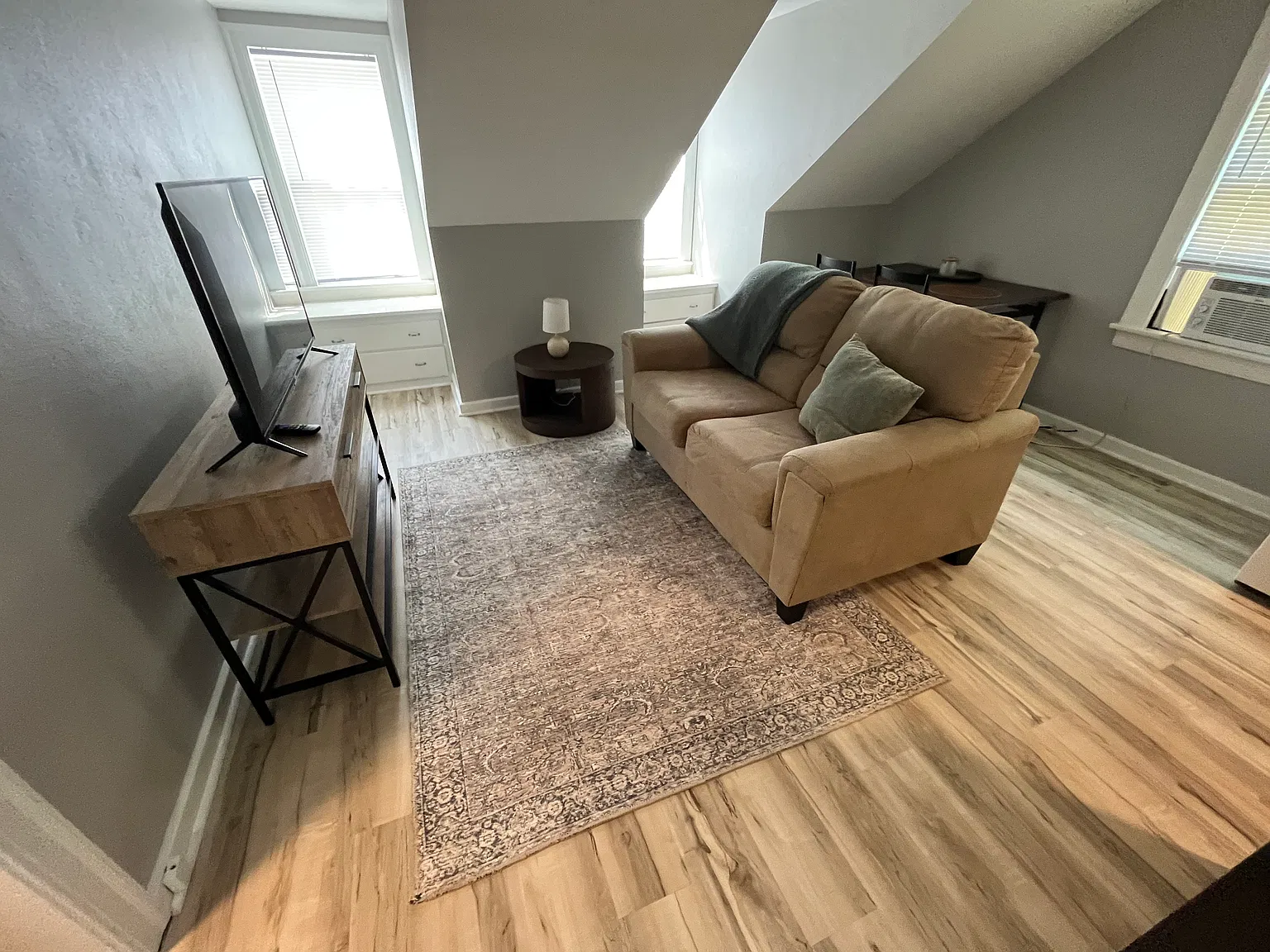 1 bed, $1,100 — Photo 2