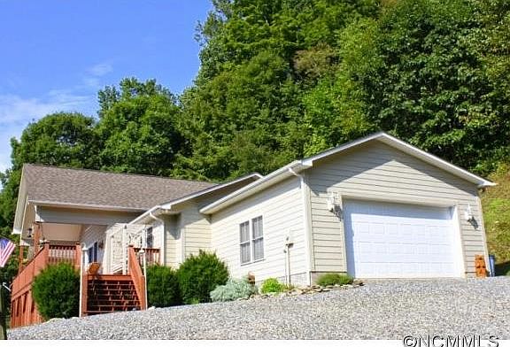 3rd image of 294 Gardenside Spur